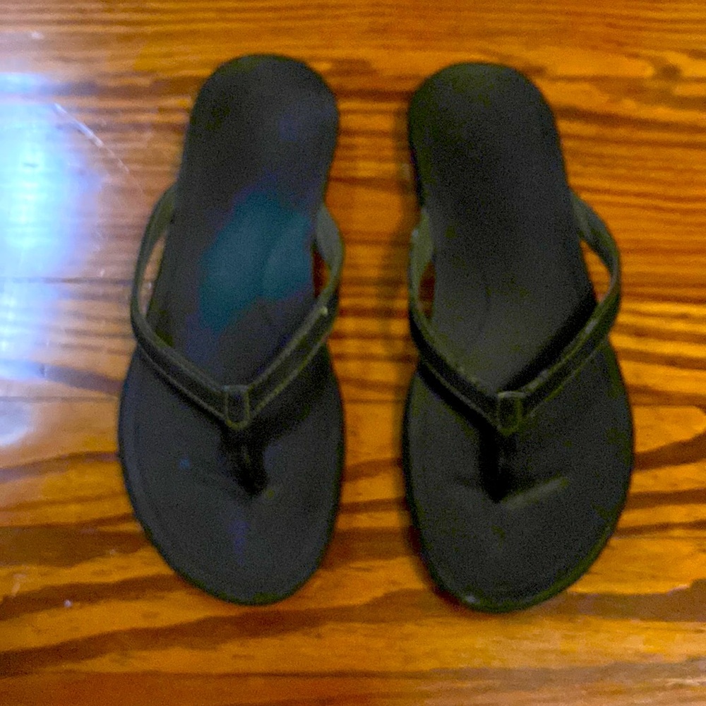 Olukai Womens flip flops